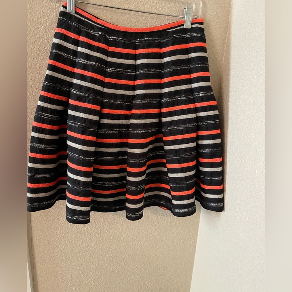 EUC Anthropologie HD in Paris Skirt, Size 2